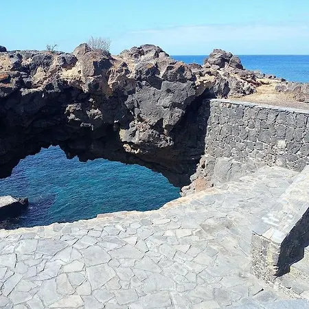 Buenas Olas Tenerife * Costa Del Silencio