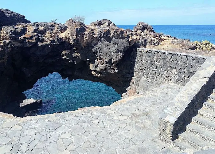 Buenas Olas Tenerife * Costa Del Silencio